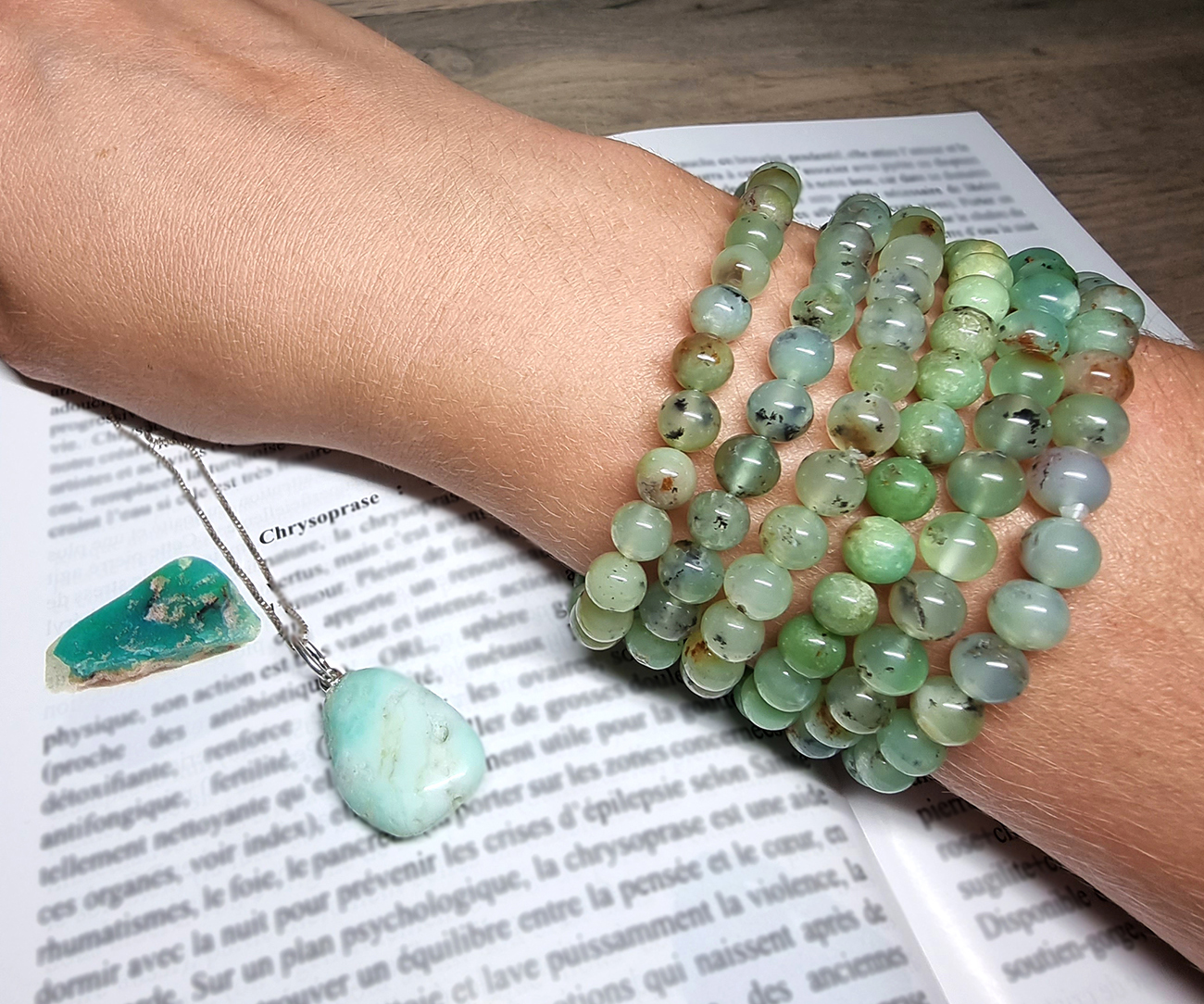 Photo de chrysoprase en bracelet boule 6 mm